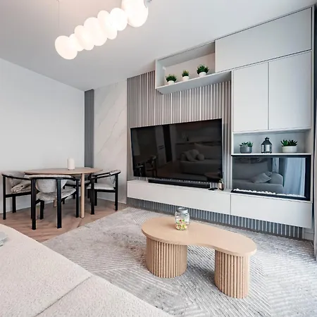 Sunny Sky Apartment *